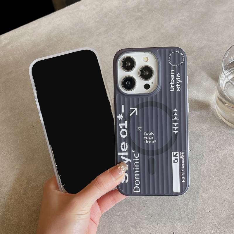 For iPhone 15 Pro Max Striped Skin Feel Magnetic Magsafe Phone Case(White)