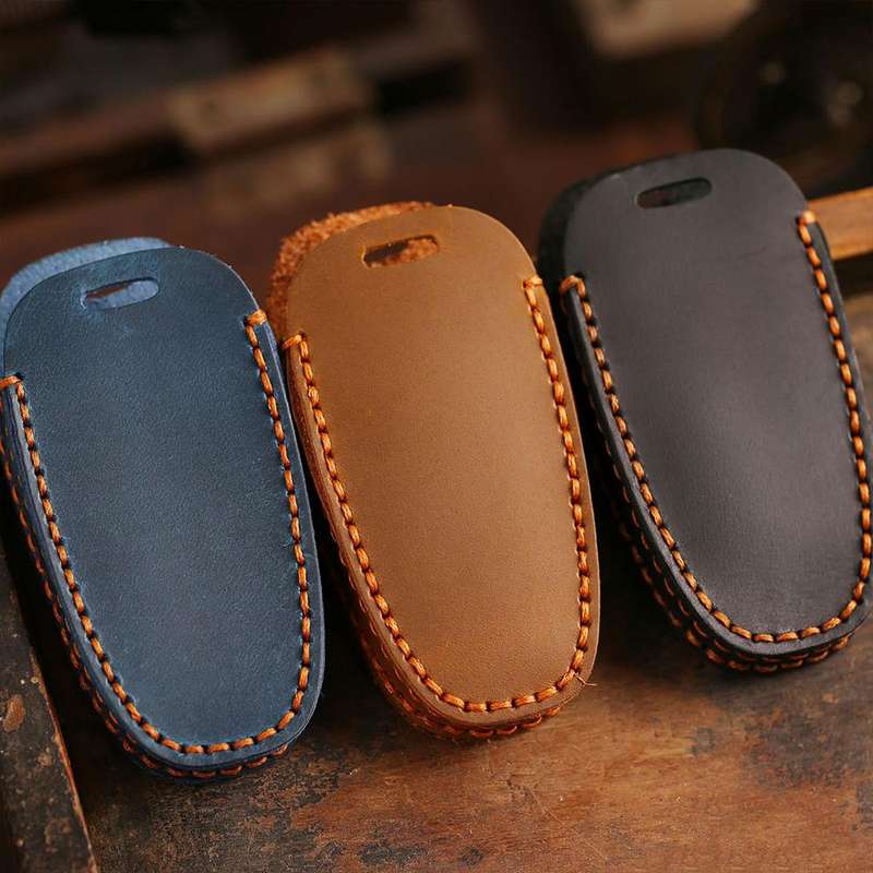 For Hyundai Staria / Sonata 3-button B121 Crazy Horse Cowhide Car Key Protection Cover(Brown)