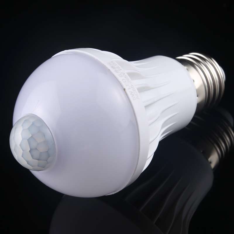 E27 5W Infrared Motion Sensor LED Light Bulb, Sensor Distance: 4-6m, AC 85-265V