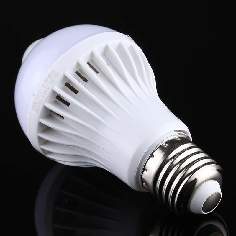 E27 5W Infrared Motion Sensor LED Light Bulb, Sensor Distance: 4-6m, AC 85-265V