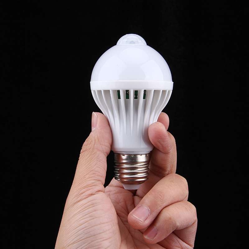 E27 5W Infrared Motion Sensor LED Light Bulb, Sensor Distance: 4-6m, AC 85-265V