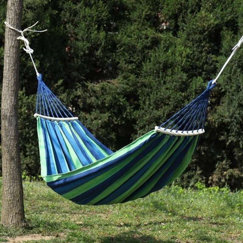 Outdoor Rollover-resistant Single Person Canvas Hammock Portable Beach Swing Bed with Wooden Sticks,