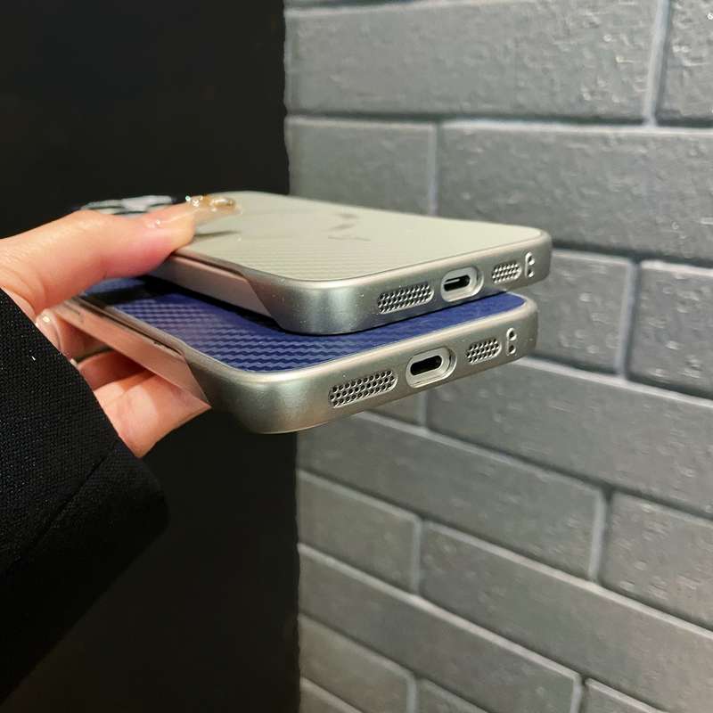 For iPhone 13 Pro AG Carbon Fiber Frameless MagSafe Phone Case(Black)