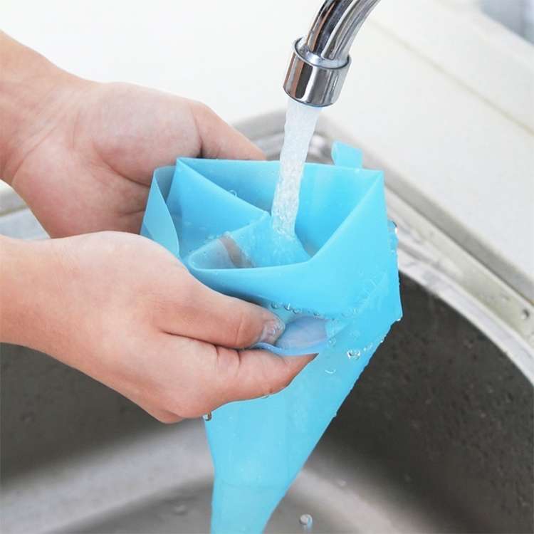 4 in 1 Silicone Icing Piping Cream Pastry Bag Nozzle DIY Cake Decorating Tools Set(EVA Bag Green 4 M