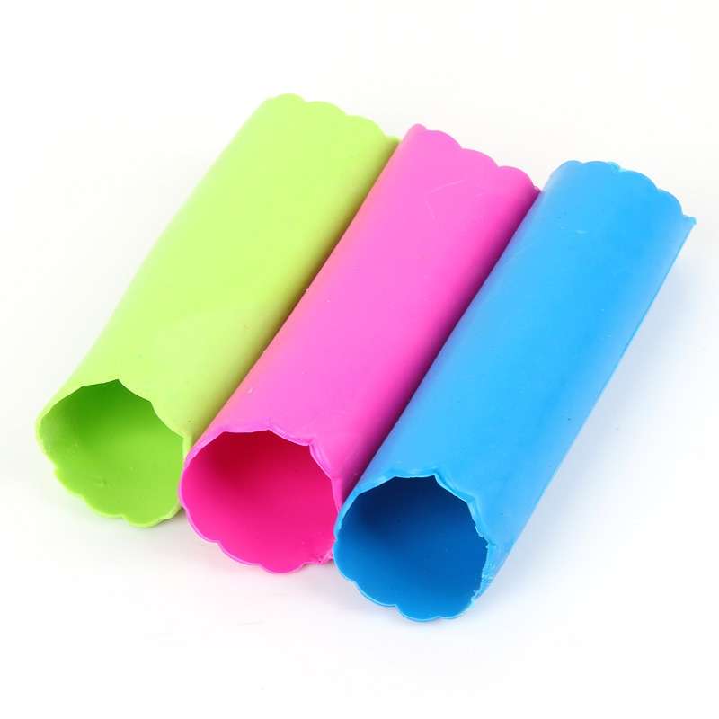 2 PCS Kitchen Peeling Garlic Press Garlic Peeler Does Not Hurt the Hand Silicone Garlic Peeler(Red)