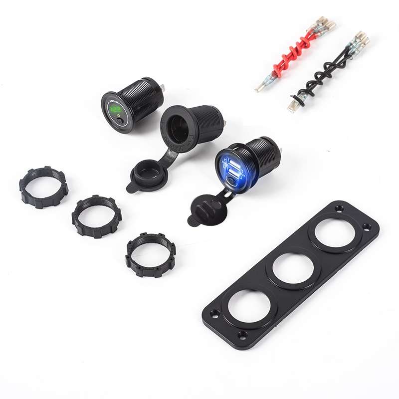Car Mobile Phone Charger Multi-Port Fast Charging with Cigarette Lighter Multi-Function Digital Disp