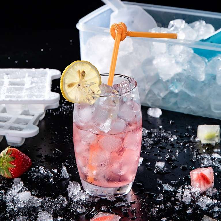 Household Silicone Ice Box With Lid Ice Cube Mold Refrigerator Ice Lattice Quick Freezer Random Colo