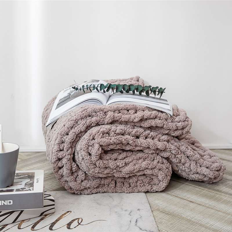Handmade Thick Wool Knitted Blanket Sofa Chenille Stick Knitted Blanket, Size: 130 x 160 CM(Scarlet)