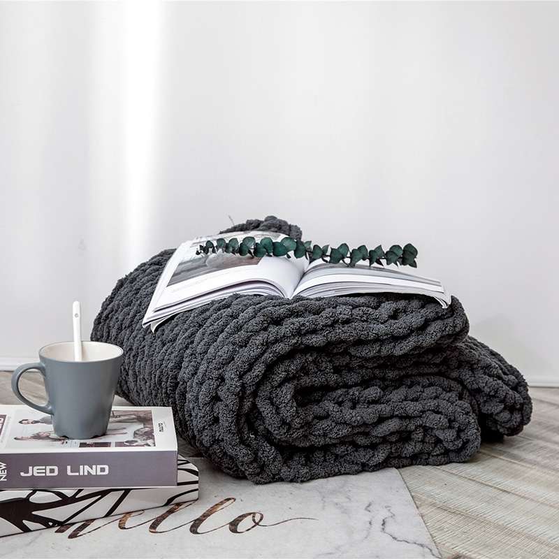 Handmade Thick Wool Knitted Blanket Sofa Chenille Stick Knitted Blanket, Size: 130 x 160 CM(Scarlet)