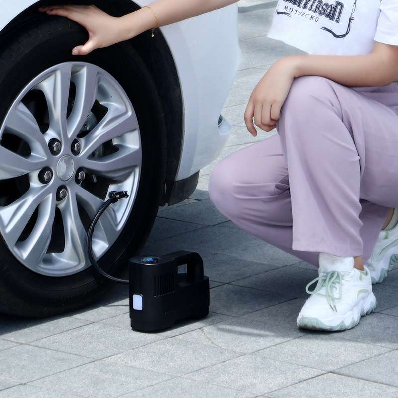 Portable Multi-Function Smart Car Inflatable Pump Electric Air Pump, Style: Wired No Light Pointer