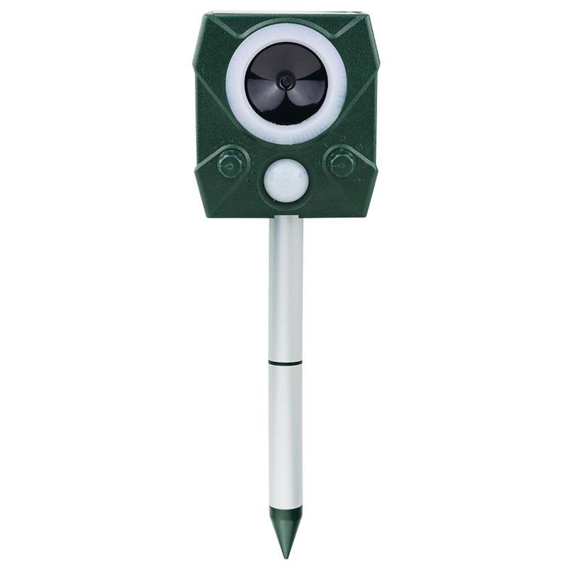 Electronic Rodent Repeller Ultrasonic Outdoor Animal Repeller(Green)