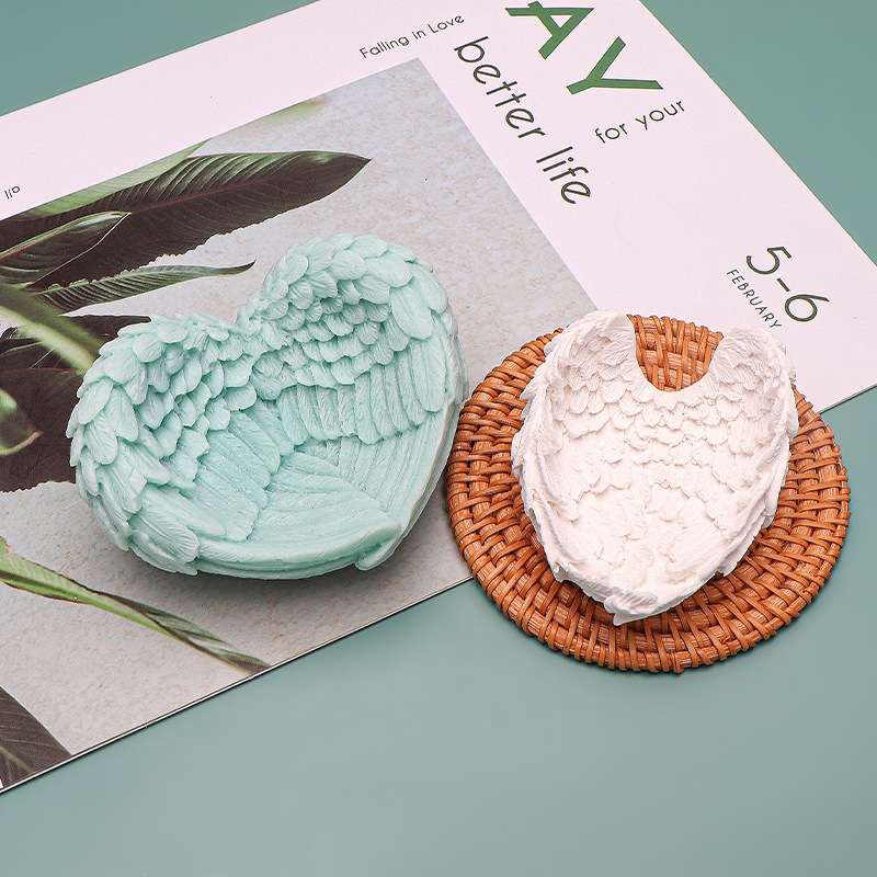Heart Shaped Angel Wings Silicone Mold Baking Ice Cream Candle Aromatherapy Mold, Specification: S