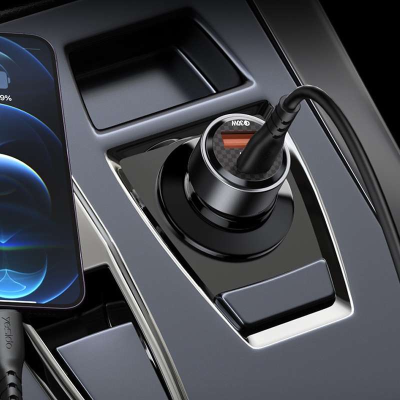Yesido Y54 With 8 Pin To Type-C/USB-C Line Car Charger QC3.0+PD30W Type-C/USB-C+USB Dual Port Quick