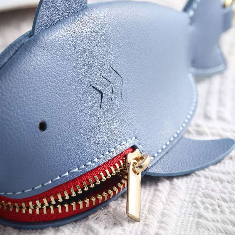Hallmo Universal Shark-Shaped Key Protective Cover Multifunctional Car Key Storage Bag, Color: Light