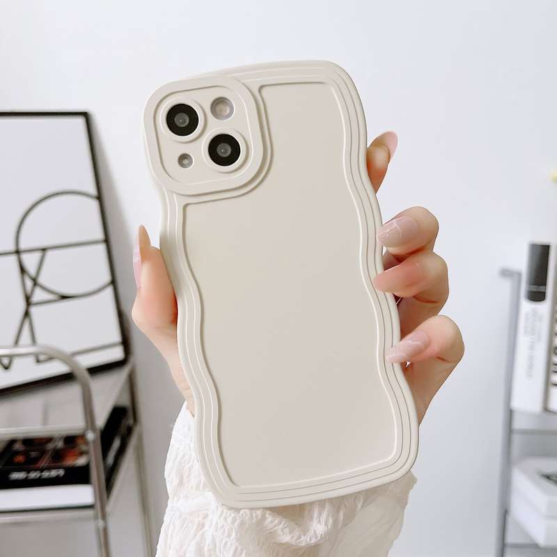 For iPhone 13 Wave Edge Silicone Phone Case(Green)