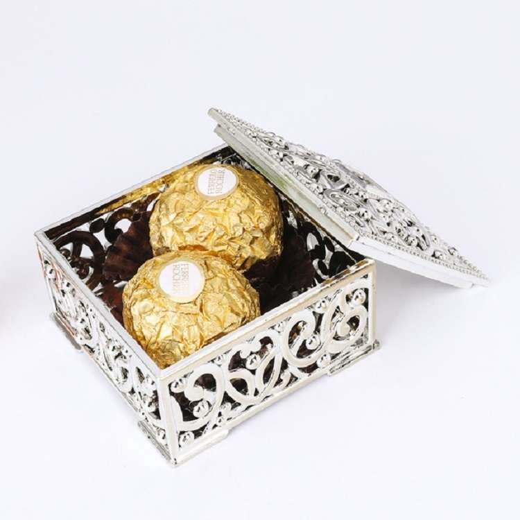 12 PCS Mini Candy Box Openwork Pattern Square Gift Box, Size:6x6x3.2cm(Glod)