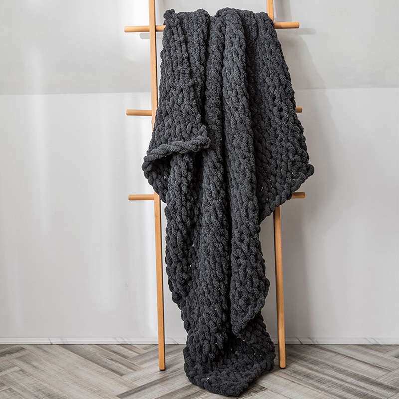 Handmade Thick Wool Knitted Blanket Sofa Chenille Stick Knitted Blanket, Size: 130 x 160 CM(Scarlet)
