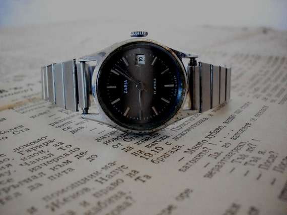Vintage Ladie's mechanical wrist watch Zaria, 22 jewels, USSR watch