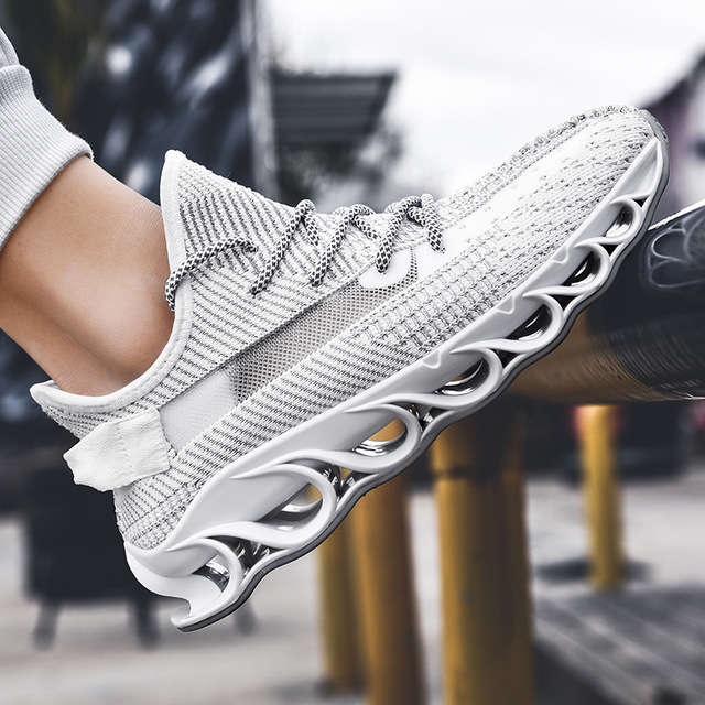 19 Seasons New Men's Front Shoes Trend Breathable Flying Woven Mesh Shoes Increased Sports Casual Me