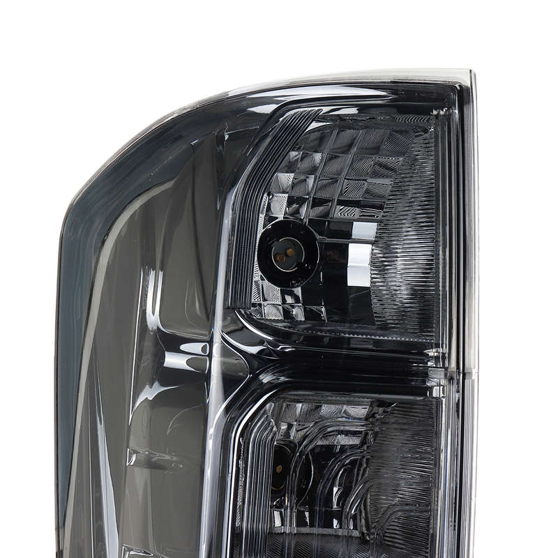 Car Tail Light Brake Lamp For Nissan Navara NP300 15+/Frontier 18+ Tekna Adventura