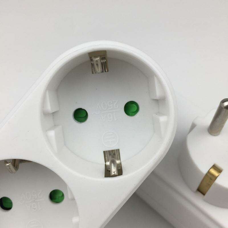 Universal One to Three EU German Standard Conversion Socket Plug Smart Travelling Conversion Power P