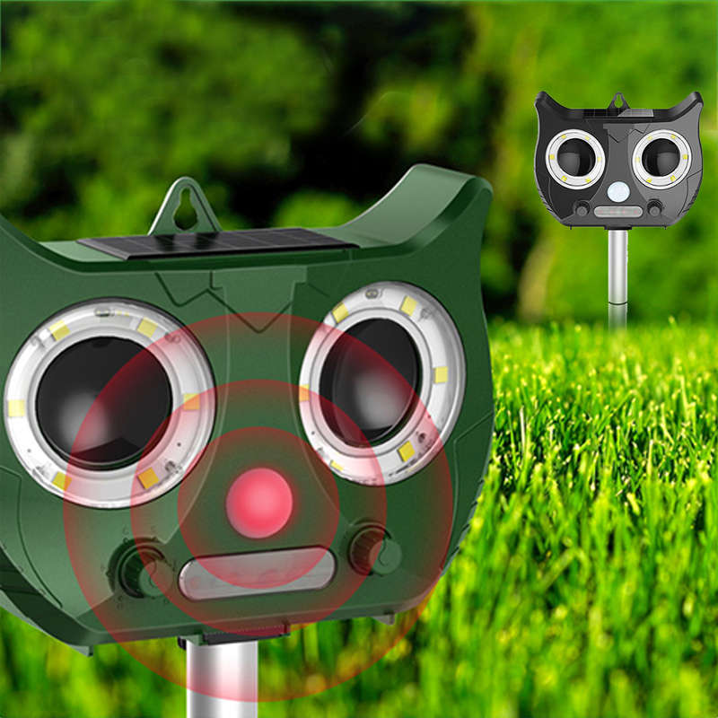 New [Basic version]Portable Solar Battery Powered Ultrasonic Outdoor Pest And Animal Repeller