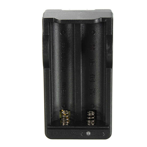 New 1x Double Charger 18650 + 2x 18650 Rechargeable Batteries / Double Charger + Batteries