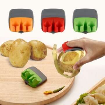 Two Finger Planer Fruit Peeler Anti-cut Hand Melon Planer Kitchen Creative Stainle... (COLOR: GREEN)