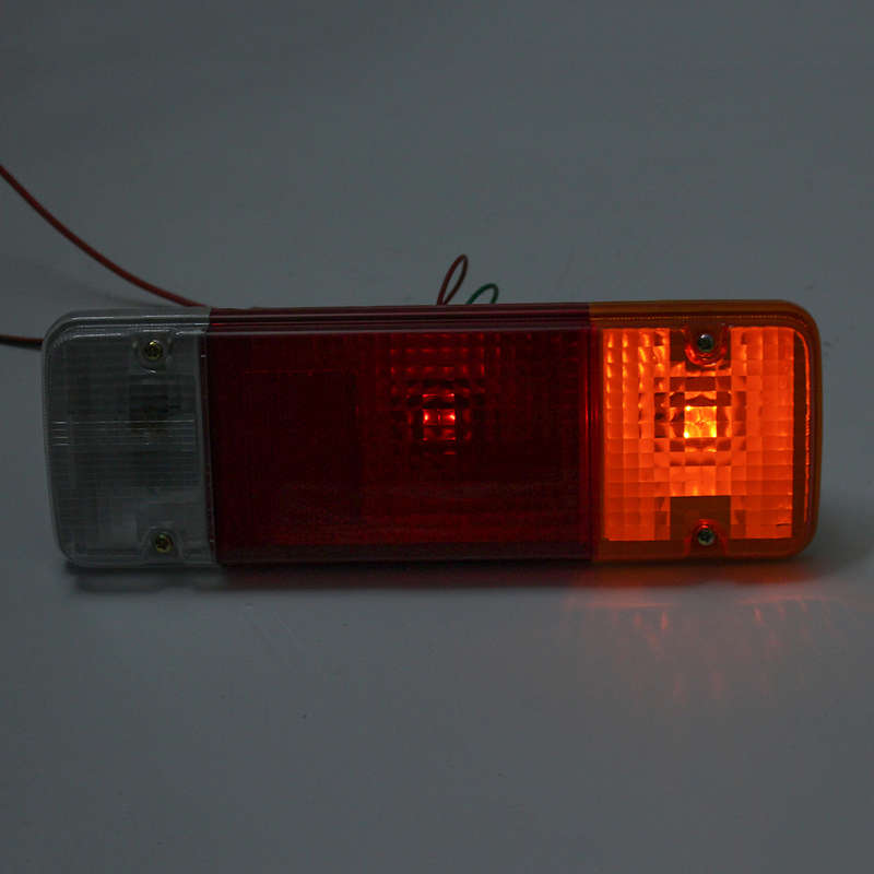 2Pcs 12V Car Tail Light Brake Lamps For Toyota Land Cruiser 70 75 78 79 Series Pickup 84-18