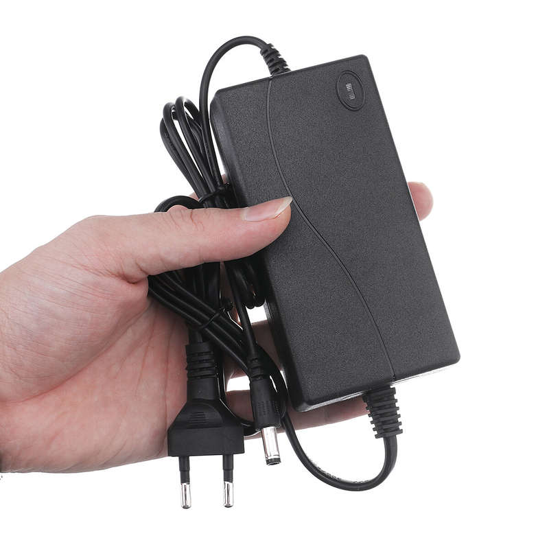 18V- 21V Lithium Battery Charger Supply DC 80-240V Switching Power Wall Charger For Makita Battery