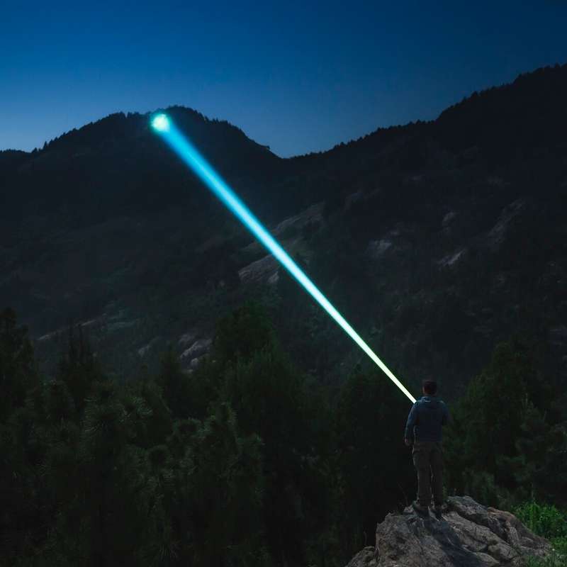 Weltool W4 Pro 568lm 3394m Super Throw LEP Flashlight Long Distance Thrower Tactical Strong Spotligh