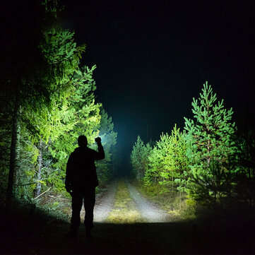 XANES XHP70.2 9000LM Zoomable LED Flashlight Kit with 2x 26650 Li-ion Battery USB Rechargeable Super