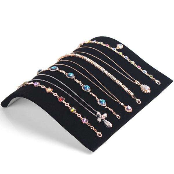 Velvet Necklace Curved Showcase