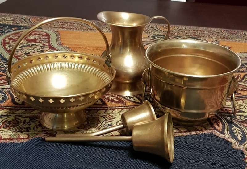 Brass Planter/Jug/Sweet Bow