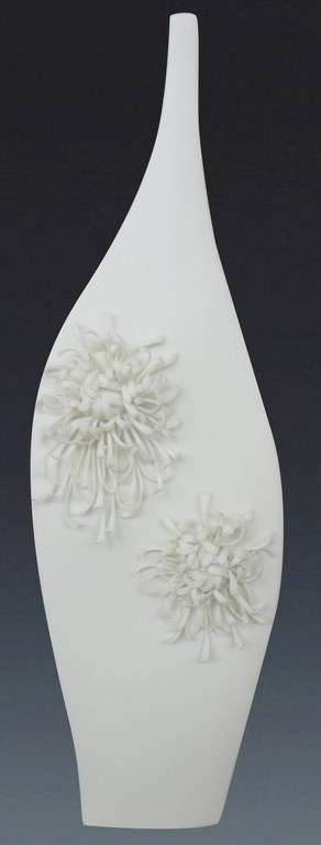 Vase with two chrysanthumums