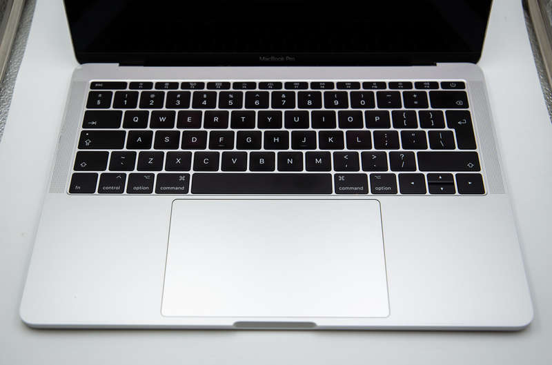 Apple MacBook Pro 13-Inch, A1708 2017 i5 Dual Core  - Grade C no.3