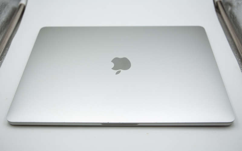 Apple MacBook Pro 13-Inch, A1708 2017 i5 Dual Core  - Grade C no.4