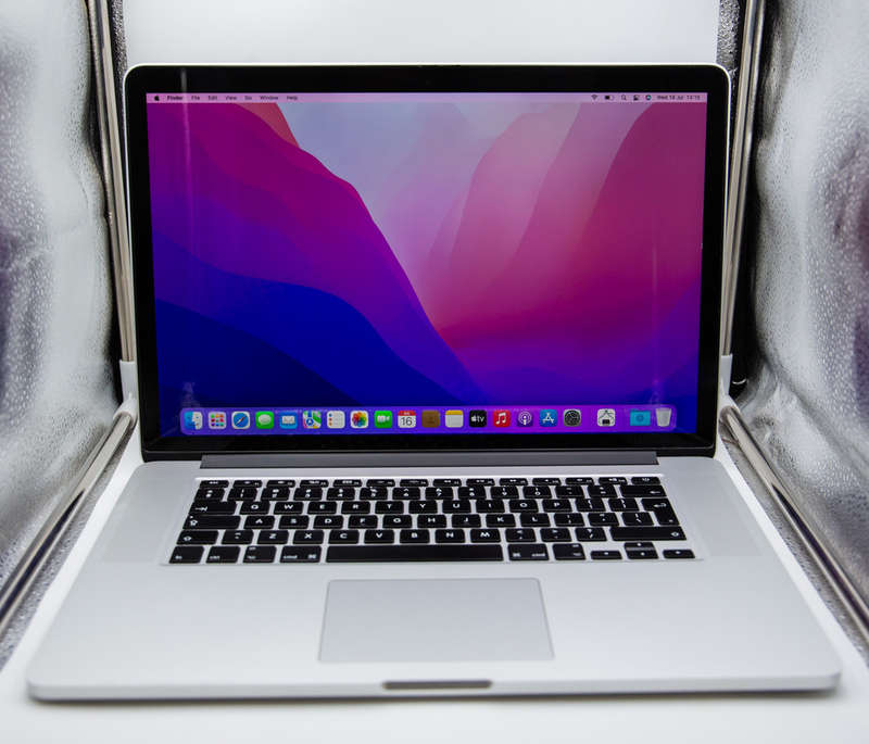 Apple MacBook Pro 15-Inch, A1398 2015 i7 Quad Core  - Grade C no.1