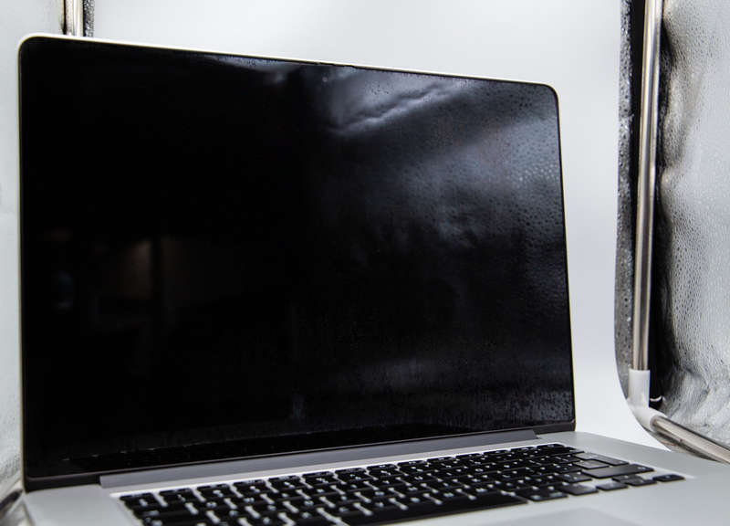 Apple MacBook Pro 15-Inch, A1398 2015 i7 Quad Core  - Grade C no.1