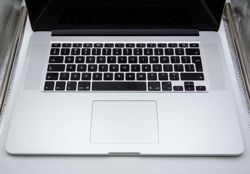 Apple MacBook Pro 15-Inch, A1398 2015 i7 Quad Core  - Grade C no.1