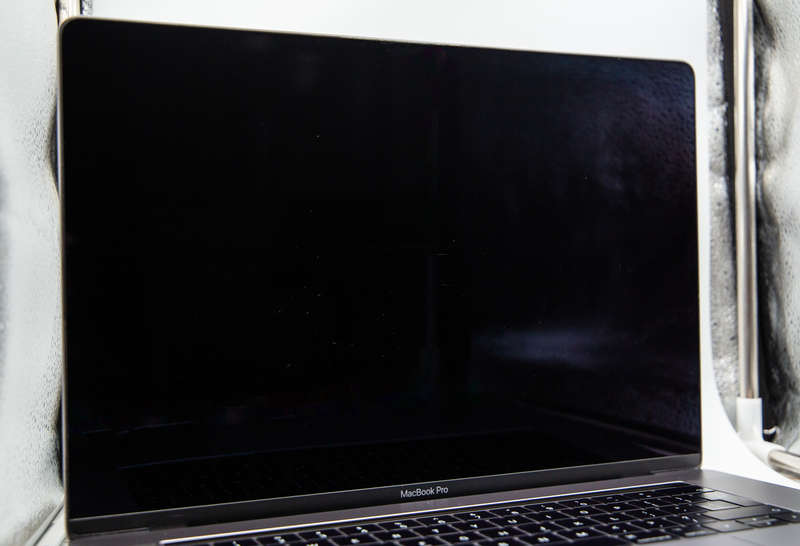 Apple MacBook Pro 15 Inch, A1707 2017 i7 Quad Core  - Grade C no.3
