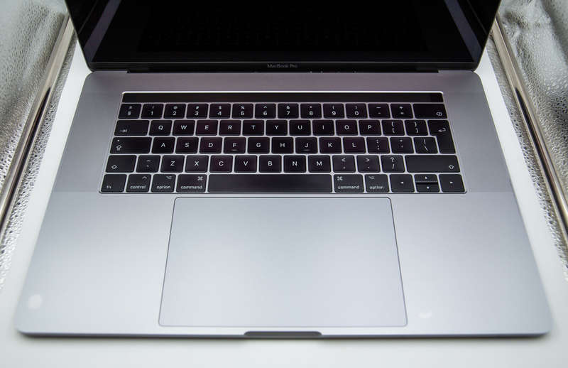 Apple MacBook Pro 15 Inch, A1707 2017 i7 Quad Core  - Grade C no.3