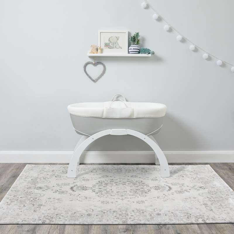 Shnuggle Dreami Moses Basket and Stand