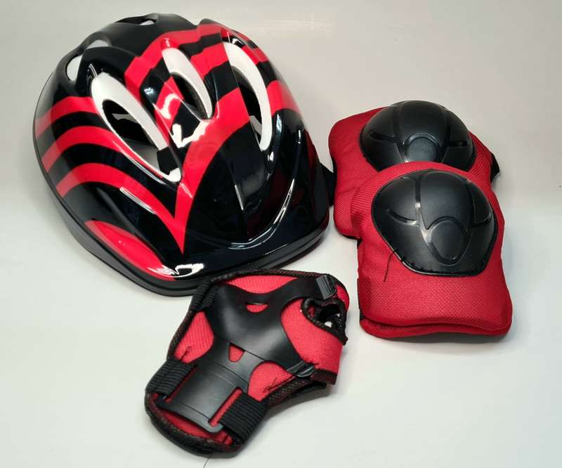 Roller Blades | Blue | with helmet and set of kids safety pads