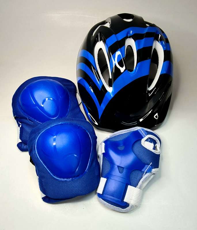 Roller Blades | Blue | with helmet and set of kids safety pads