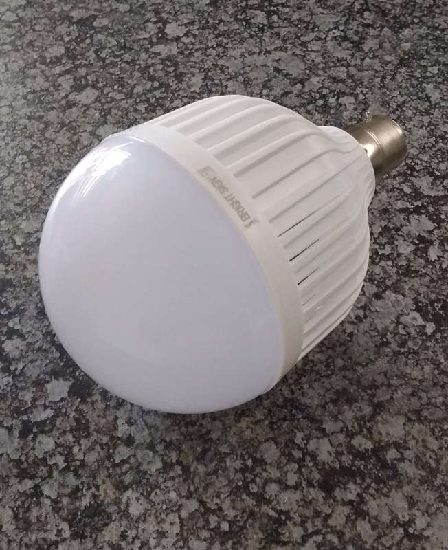 Intelligent 7W Rechargeable Loadshedding LED Bulb - Bayonet 1 pack