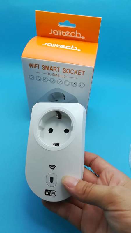 Wifi Smart Socket compatible with IOS and Android - control your appliances and lights via free App