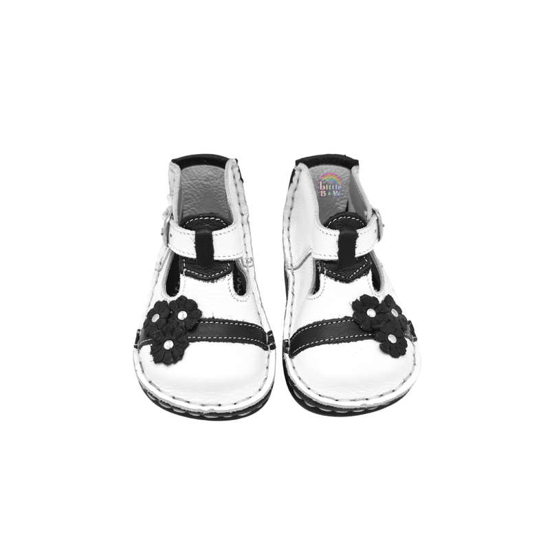 Cobbles - White and Black Flowers (Size 6)