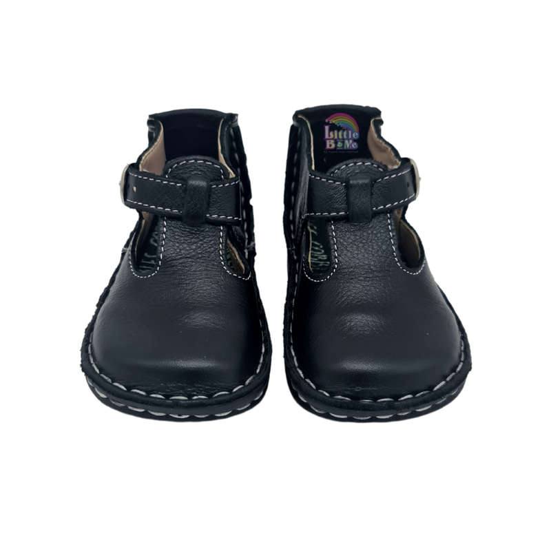 Cobbles - Black Shoe (2,6)