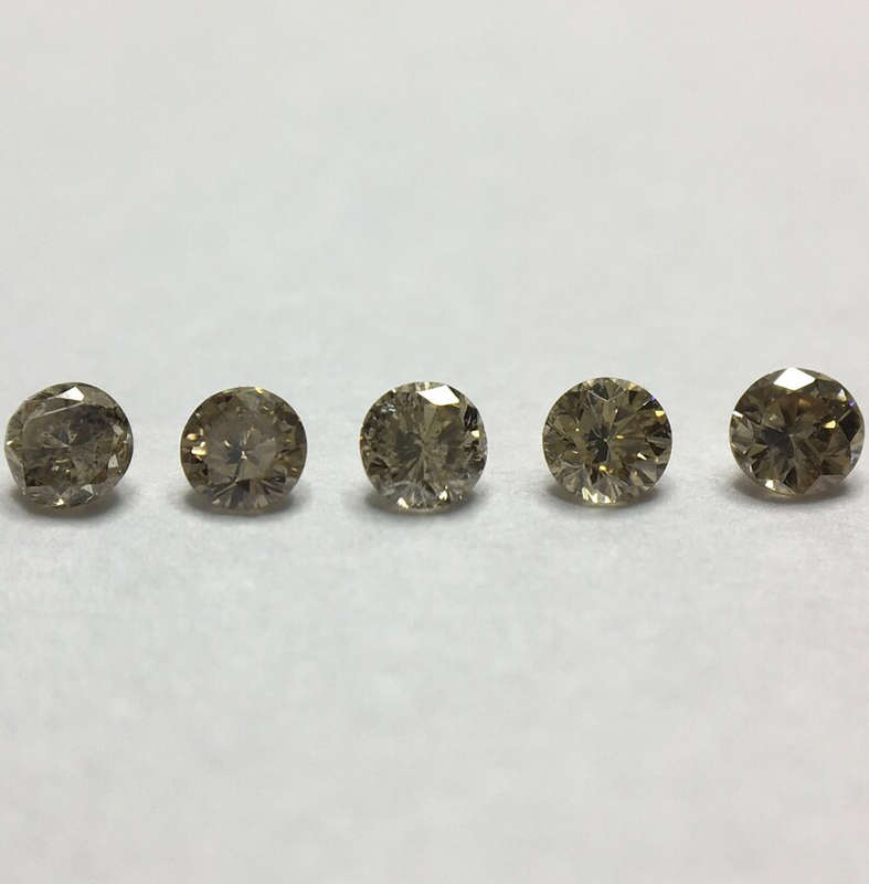 0.17 ct 5 x Fancy Light Brown VS - Si Round Brilliant Melee Diamonds